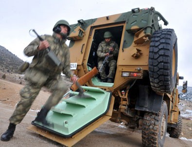 Bingöl'de 3 şehit, 6 yaralı