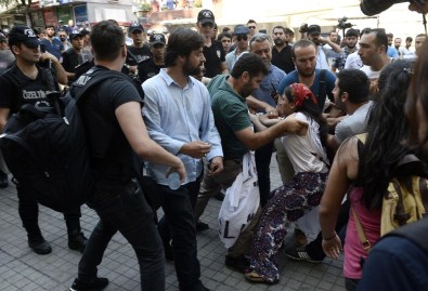 Beyoğlu'nda İzinsiz Gösteri