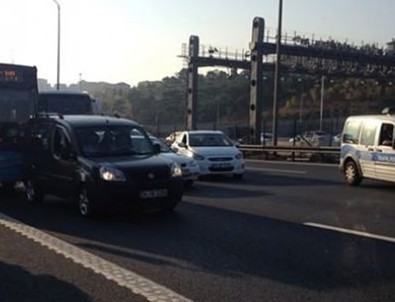 Bomba şüphesi TEM otoyolunu trafiğe kapattı