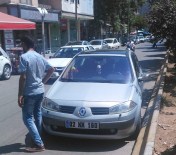 Maddi Hasarlı Kaza Sonrası Yol Trafiğe Kapandı