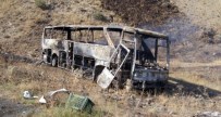 Erzurum'da Yol Kesen PKK Yolcu Otobüsünü Ateşe Verdi