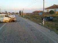 AHMET NECDET SEZER - Afyonkarahisar'da Trafik Kazası Açıklaması 4 Yaralı