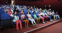 SİNEMA SALONU - Altındağ Ve Keçiörenli Çocuklar Sinema Tebessüm'de Buluştu