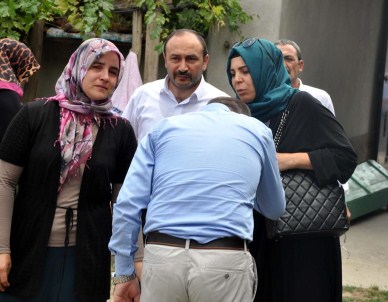 BBP Genel Başkanı Destici'nin Ablasının Cenazesi Defnedildi