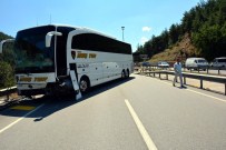 İBRAHIM AKıN - Manisa'da Trafik Kazaları Açıklaması 1 Ölü, 2 Yaralı