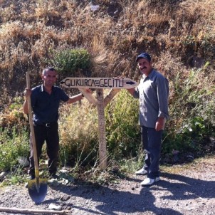 Belde Sakinlerinden Tabelalı Hizmet