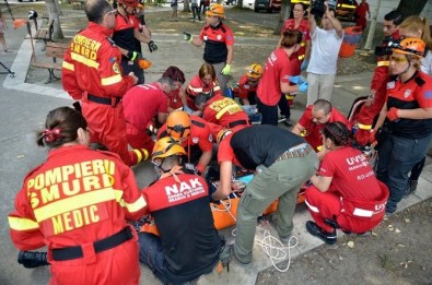Deprem Tatbikatında Enkazın Altında Kalan 12 Kişi İşte Böyle Kurtarıldı
