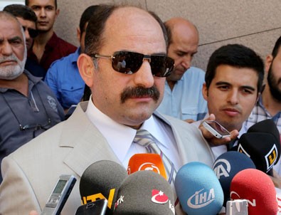 Zekeriya Öz ve Celal Kara için kırmızı bülten