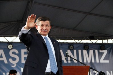 Başbakan Davutoğlu Ve Bilal Erdoğan'a Şükran Ödülü