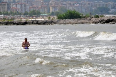 Giresun'da Bir Kişi Denizde Boğularak Hayatını Kaybetti