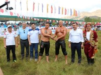 KIRKPINAR GÜREŞLERİ - Gökbel'de Turistler Er Meydanında