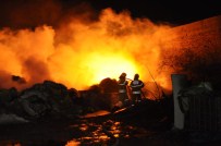 EGE MAHALLESİ - İzmir'de Hurda Kağıt Deposunda Yangın