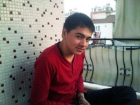 LOKMAN HEKIM - Otobüsün Çarptığı Motosikletli Genç Hayatını Kaybetti