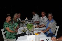 OYA AYDOĞAN - Sevim Emre Poz Verdi Orhan Gencebay Görüntüledi