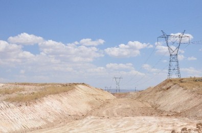 Sarsap Göleti'ne Su Taşıyacak Kanalın Yüzde 50'Si Açıldı