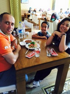 Şehit Uzman Çavuş'un kızı duygulandırdı