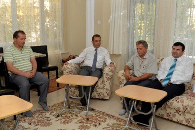 Vali Türker'den Şehit Ailesine Ziyaret