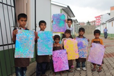 Giresun'da Çocuk İşçilere Dur Demek İçin 'Ebru Sanatı' Öğretiyorlar