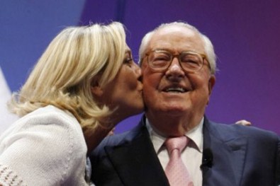 Le Pen Kurduğu Partiden Kovuldu