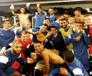 ANDRE SANTOS - Soyunma odasında lahmacun ziyafeti