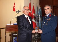 Vali Tuna'dan Garnizon Komutanı Şanver'e 'Hayırlı Olsun' Ziyareti