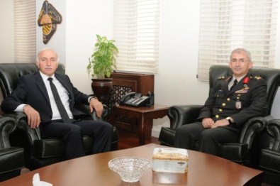 Yeni Garnizon Komutanından Valiye Ziyaret