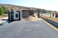 Ahlat'ta Trafik Kazası Açıklaması 2 Yaralı