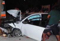 SAHİL YOLU - İznik'te Otomobil Ağaca Çarptı Açıklaması 5 Yaralı