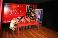 EMRE KARAYEL - Mudanya'da 'Tiyatro Tatili' Başladı