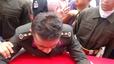 Osmaniye Şehidini Uğurladı