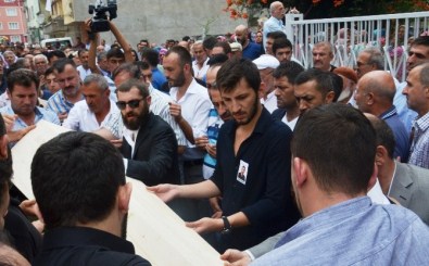 Sedat Şahin'in Oğlunun Cenazesi Toprağa Verildi