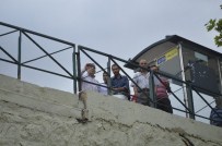 BOMBA İMHA ROBOTU - Şüpheli Valiz İnşaat İşçilerini Durduramadı