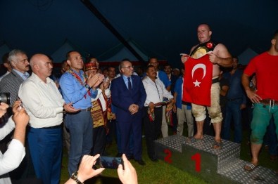 530. Kızıldağ Karakucak Güreşleri'nde Başpehlivan Sait Bingöl