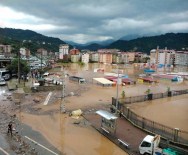 Artvin Hopa'da Heyelan Sonucu Bina Çöktü Açıklaması 2 Ölü