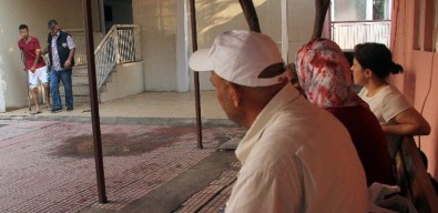 Ayağından Vurulan PKK'lılara Adli Tıp'ta Vatandaş Tepkisi