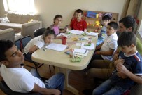 SANAT ATÖLYESİ - Engelsiz Yaşam Merkezi İle Hayata Tutunuyorlar