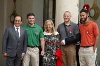 SİLAHLI SALDIRGAN - Fransa Cumhurbaşkanından Kahraman Yolculara Şeref Nişanı