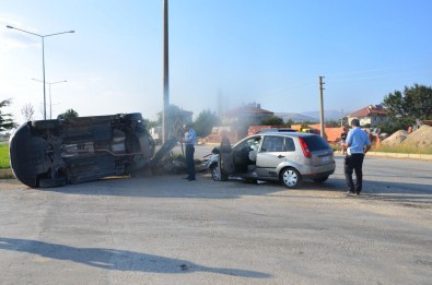Isparta'da Trafik Kazası Açıklaması 5 Yaralı