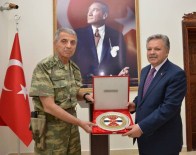 ALI LAPANTA - Jandarma Genel Komutanı Galip Mendi Erzincan Valiliğini Ziyaret Etti