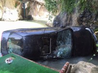 SAKLıKENT - Otomobil Saklıkent Köprüsünden Uçtu  Açıklaması 4 Yaralı