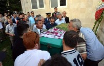 ŞERIF YıLMAZ - Şehidin Annesini Son Yolculuğunu Vali Yılmaz Ve Protokol Mensupları Uğurladı