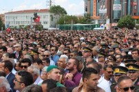 MEHMET ŞAHIN - Şehit Cenazesinde 'Cenazelerde Gövde Gösterisi Yapılmaz' Diyen Kırşehir Müftüsü'ne Tepki