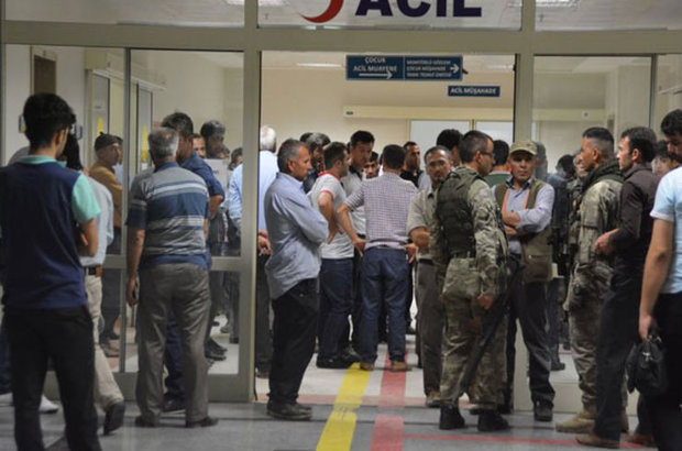 Korucuları taşıyan minibüs devrildi: 2 şehit