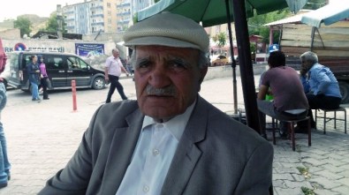 Babasından Aldığı Muhtarlık Mührünü 54 Yıldır Taşıyor