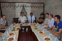VEDAT YıLMAZ - Başkan Gürkan, Satranç Turnuvasına Katılanları Ağırladı