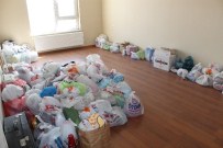 EMEKLİ MEMUR - Emekli Memurun Evinden 3 Traktör Çöp Çıktı