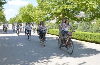 Kadın Hakları İçin Pedal Çeviren Hollandalı Bisikletçiler ESOGÜ'de