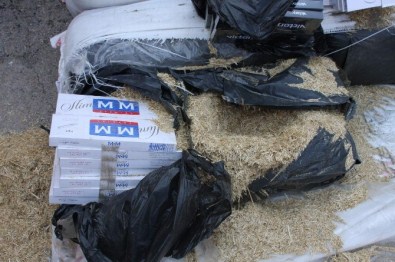 Kargo Aracında Gümrük Kaçağı Çay Ve Kaçak Sigara Ele Geçirildi
