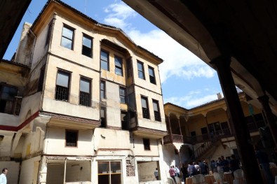 Market Ve Depo Olarak Kullanılan 150 Yıllık Han, Restore Edilecek
