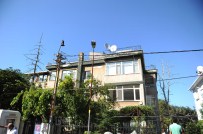 EMIRGAN - Yaşlı Kadını Oyalayıp, 100 Bin Liralık Mücevheri Çaldılar